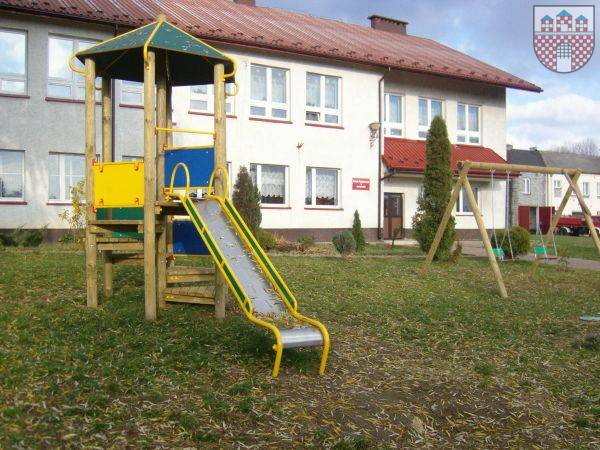 : Nowy plac zabaw, który powstał przy Szkole Podstawowej w Jaworzniku